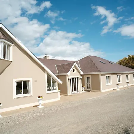 بيت ضيافة Ardilaun Self Catering اينيس